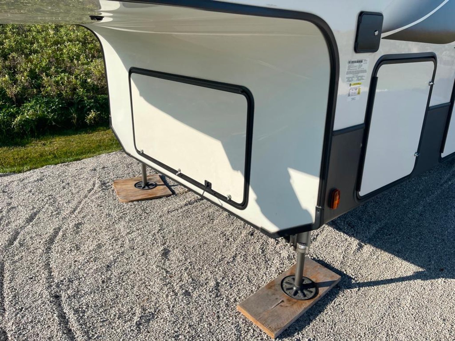 Image for 2021 Keystone Alpine 3650 RL Fifth Wheel!! ONLINE ONLY AUCTION!