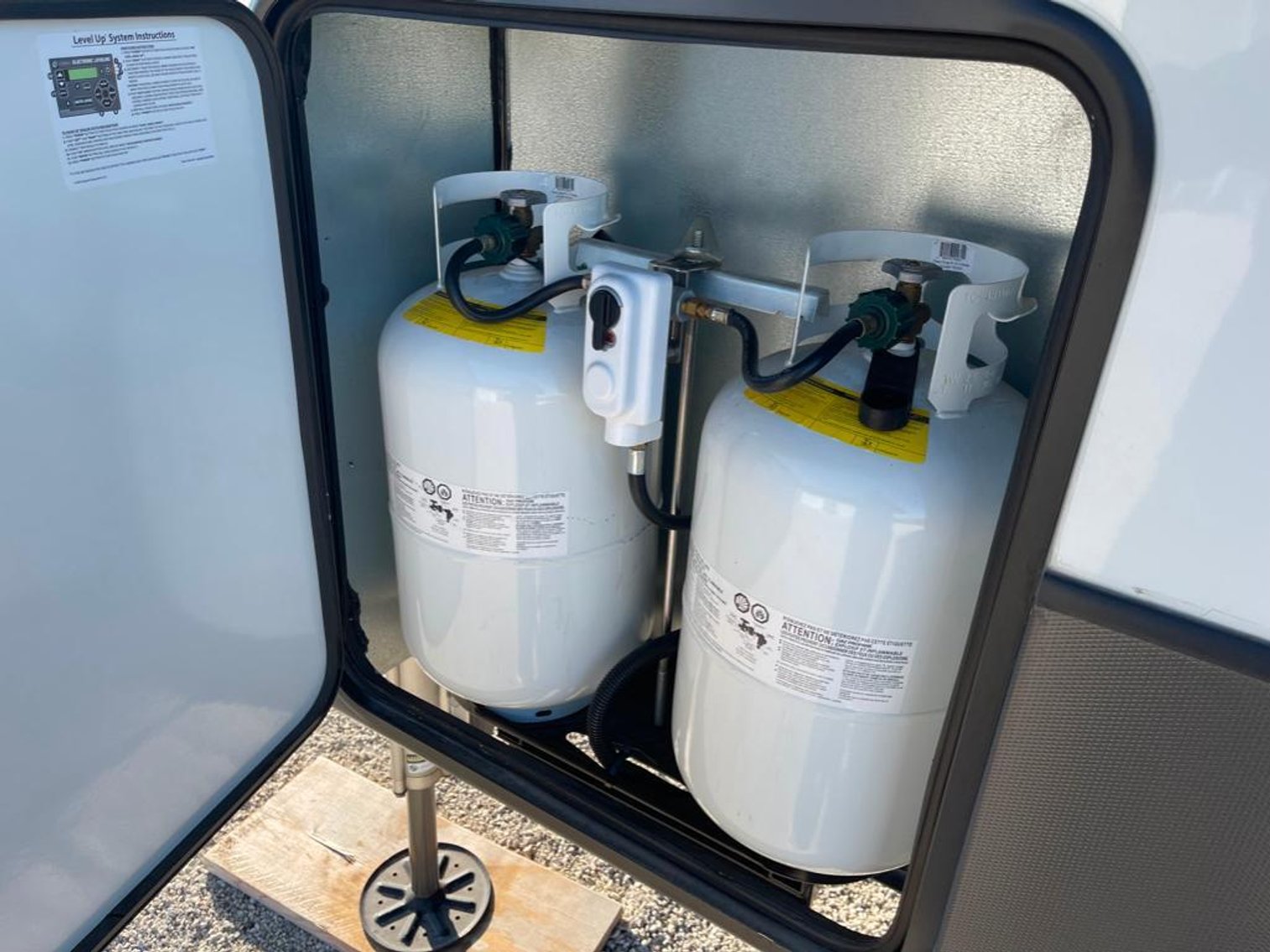 Image for 2021 Keystone Alpine 3650 RL Fifth Wheel!! ONLINE ONLY AUCTION!