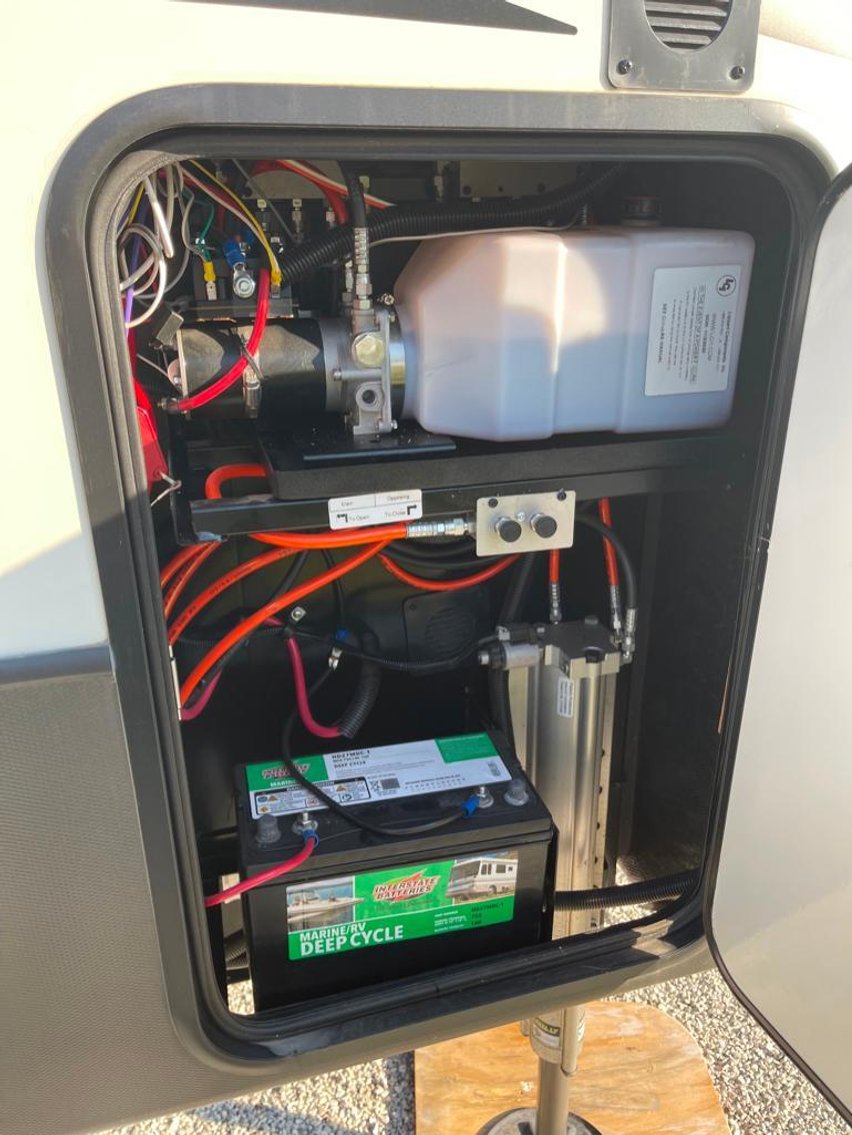 Image for 2021 Keystone Alpine 3650 RL Fifth Wheel!! ONLINE ONLY AUCTION!