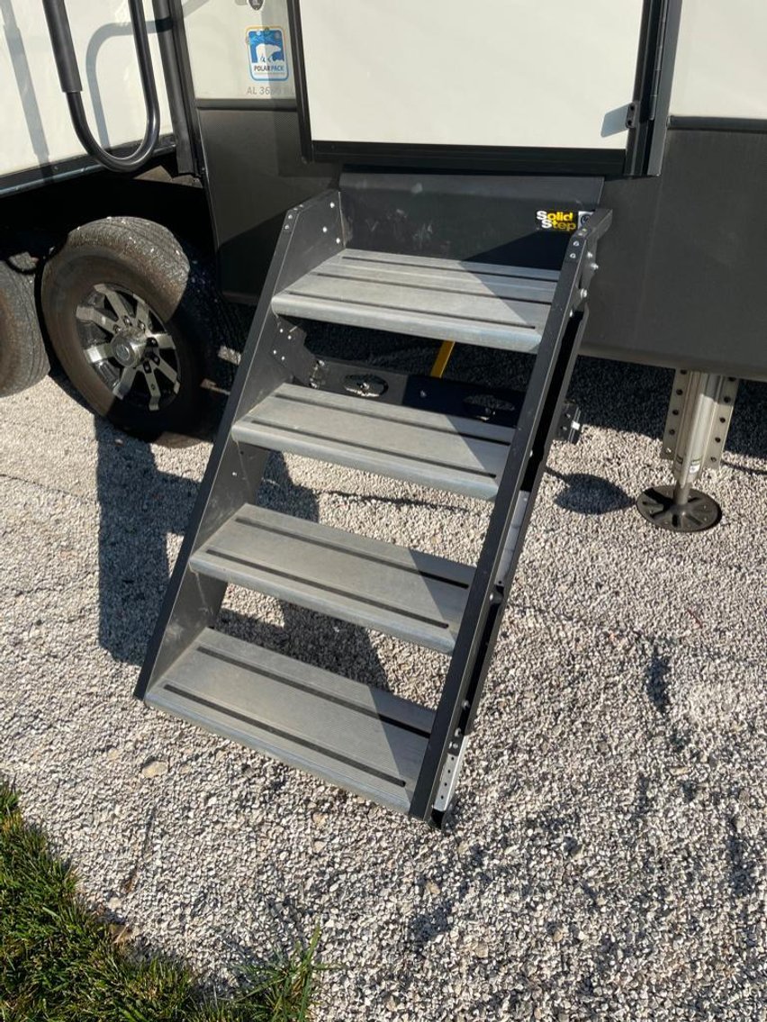 Image for 2021 Keystone Alpine 3650 RL Fifth Wheel!! ONLINE ONLY AUCTION!