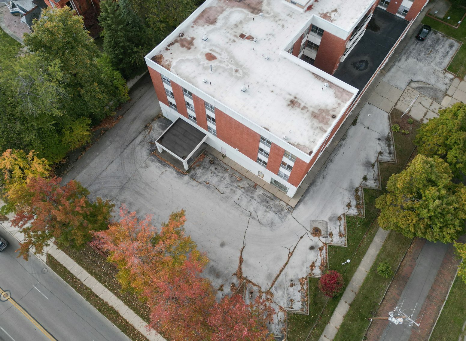 Image for MINIMUM BID AUCTION $199,000! 2051 Collingwood