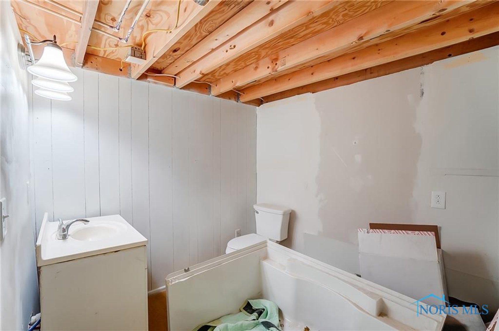 Image for MINIMUM BID AUCTION $99,000! 121 N Fulton St