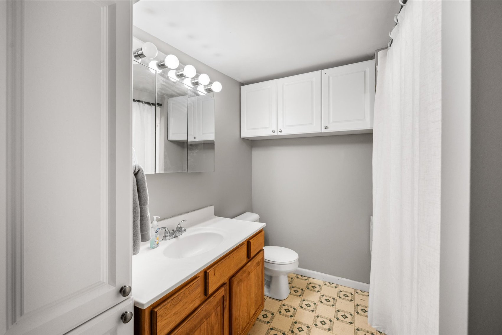 Image for MINIMUM BID AUCTION $170,000! 111 East St.