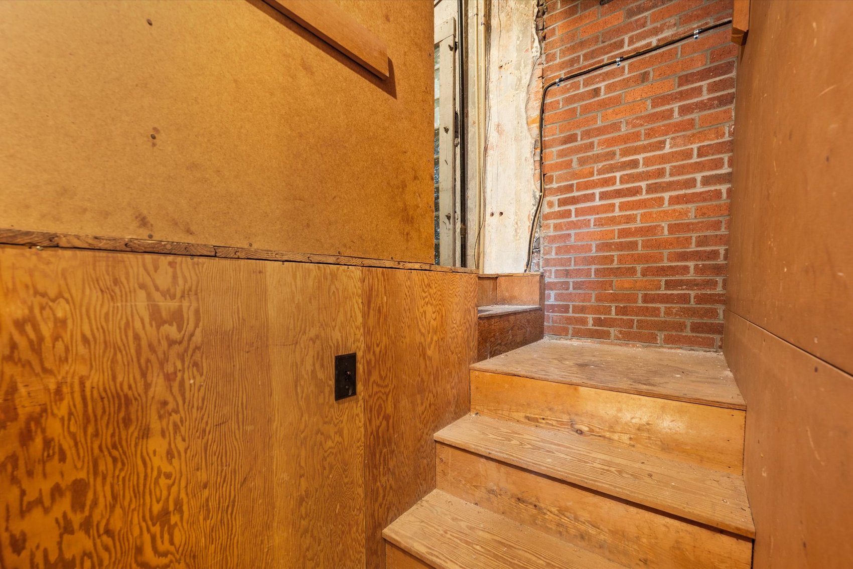 Image for MINIMUM BID AUCTION $170,000! 111 East St.