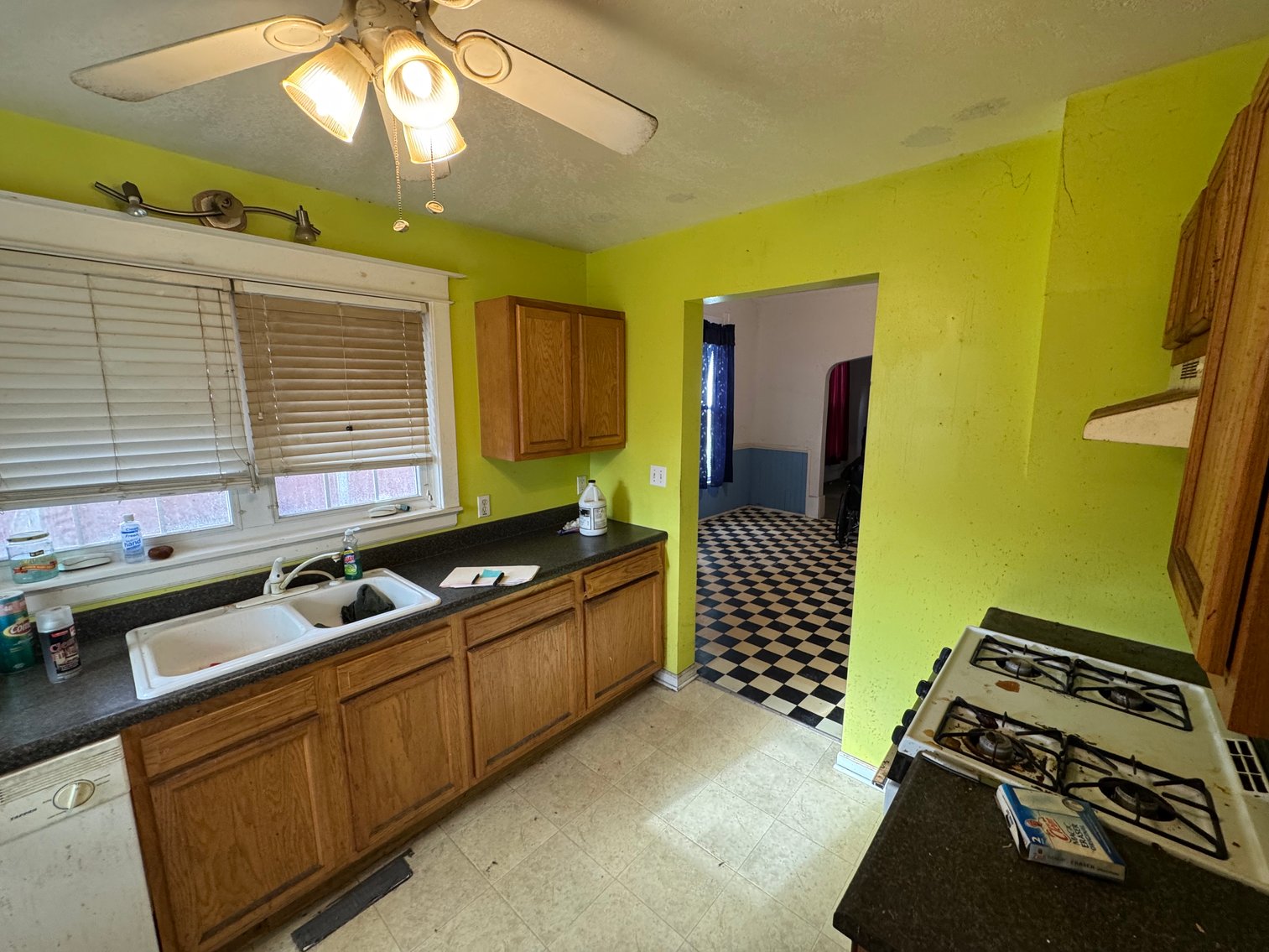 Image for MINIMUM BID AUCTION $19,000! 914 Moore St