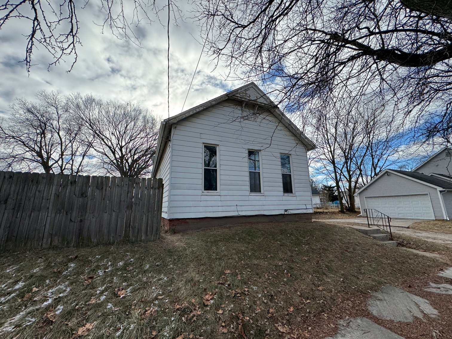 Image for MINIMUM BID AUCTION $19,000! 914 Moore St