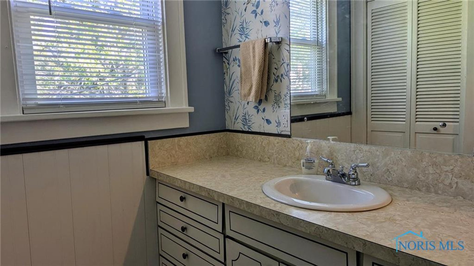 Image for MINIMUM BID AUCTION $99,000! 1226 South St