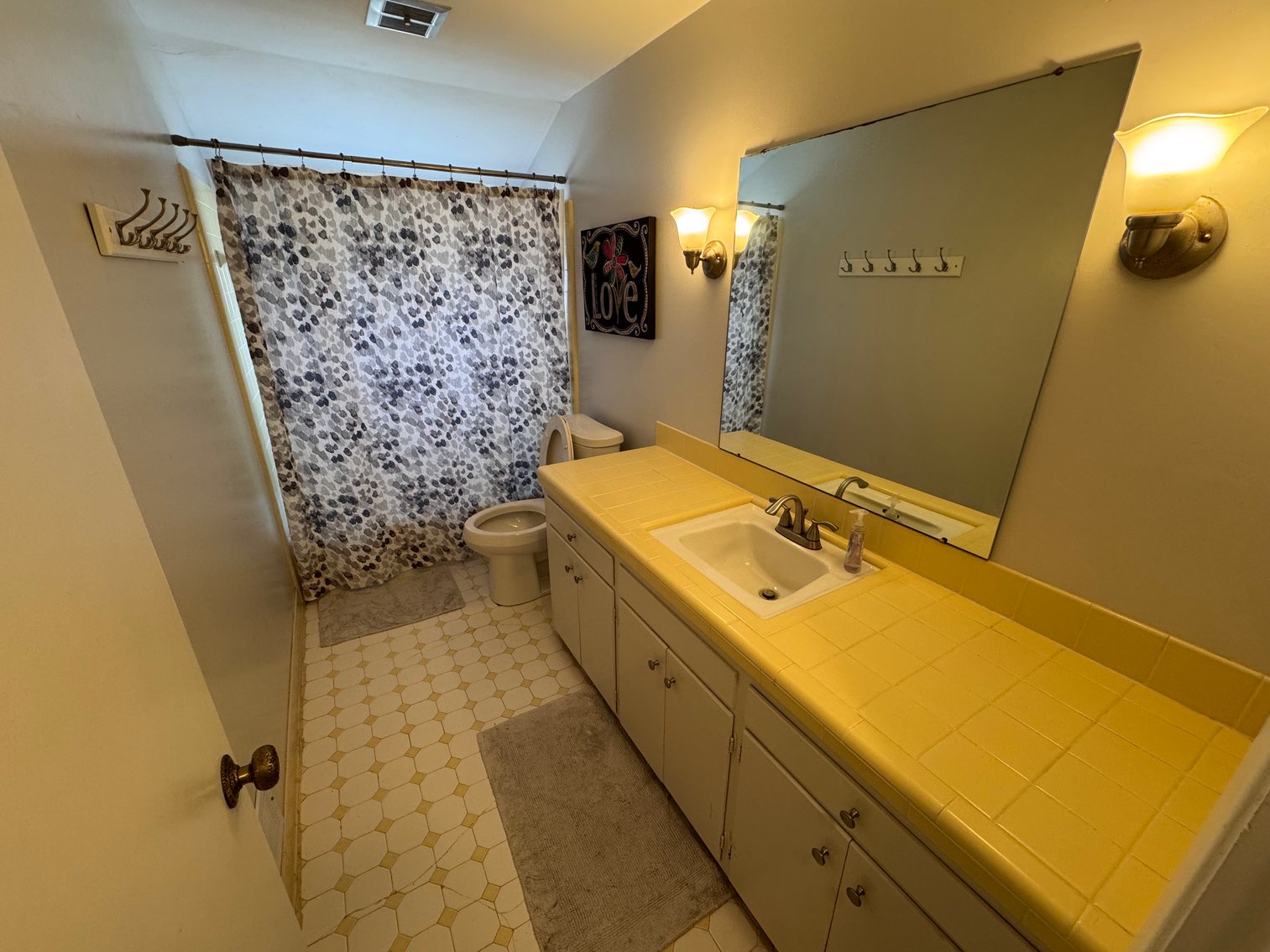 Image for MINIMUM BID AUCTION $199,000! 2904 Byrnwyck W