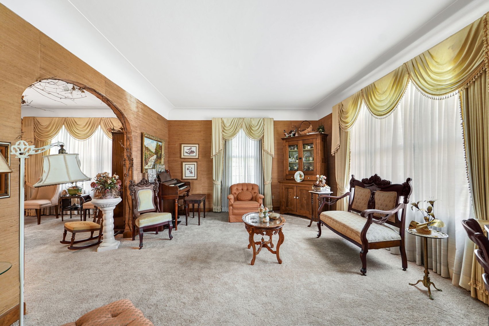 Image for MINIMUM BID AUCTION $900,000! 3133 Edgewood Rd