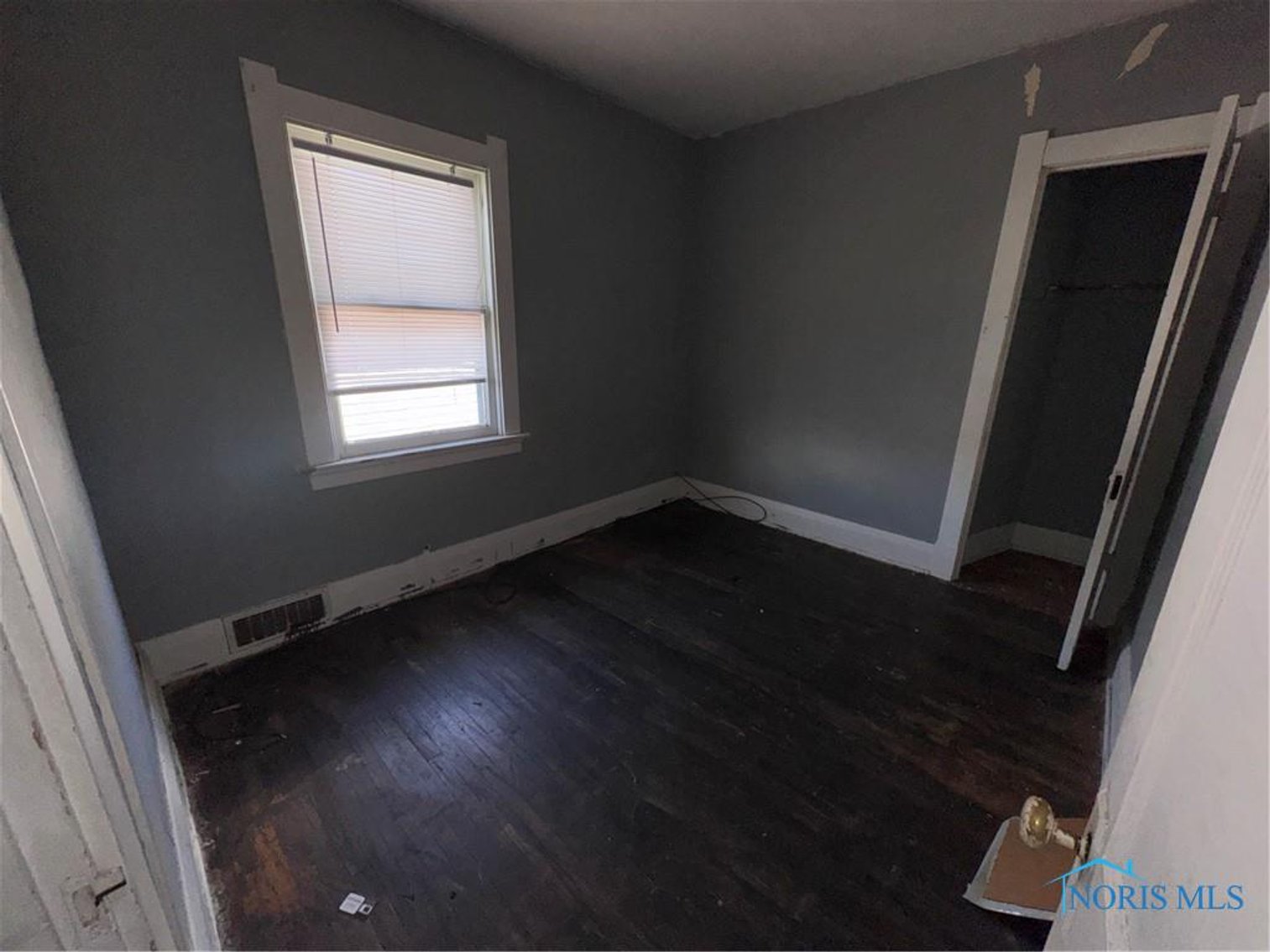 Image for MINIMUM BID AUCTION $49,000! 1327 W. Sylvania Ave