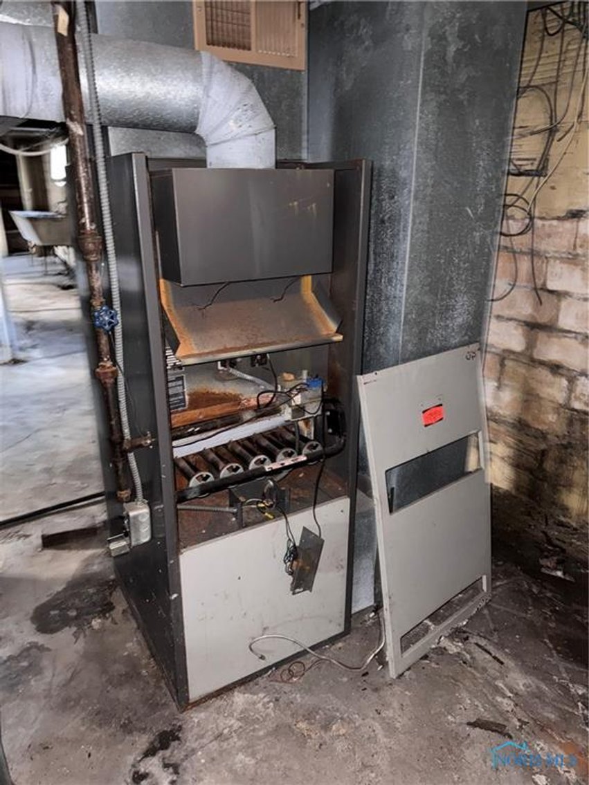 Image for MINIMUM BID AUCTION $49,000! 1327 W. Sylvania Ave