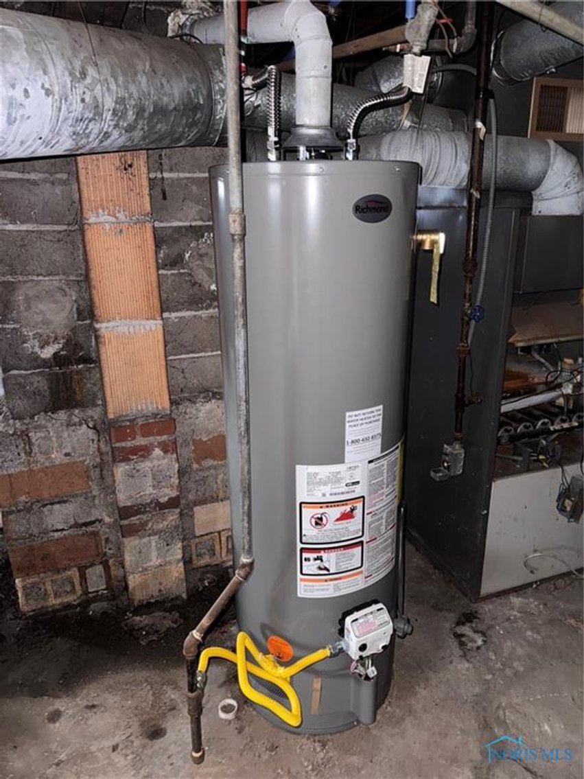 Image for MINIMUM BID AUCTION $49,000! 1327 W. Sylvania Ave