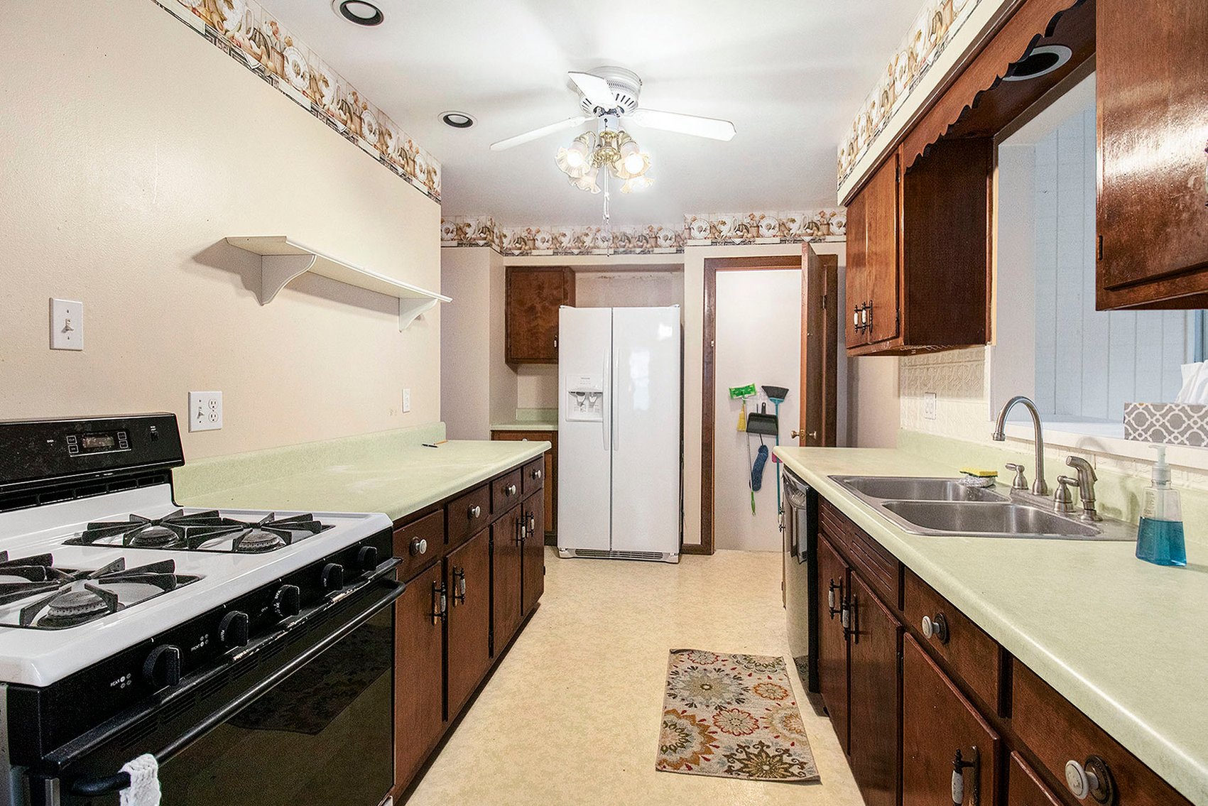 Image for MINIMUM BID AUCTION $60,000! 1486 Slater St.