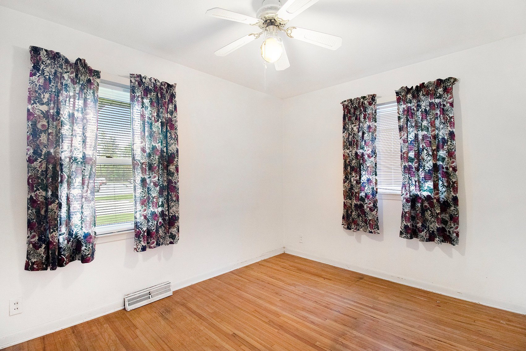 Image for MINIMUM BID AUCTION $60,000! 1486 Slater St.