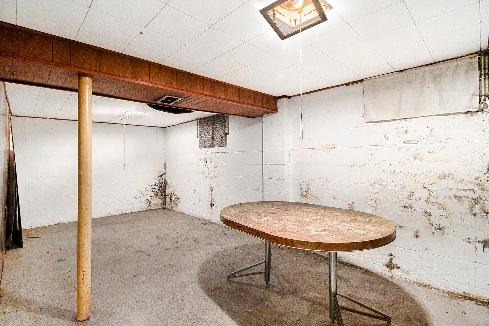 Image for MINIMUM BID AUCTION $60,000! 1486 Slater St.