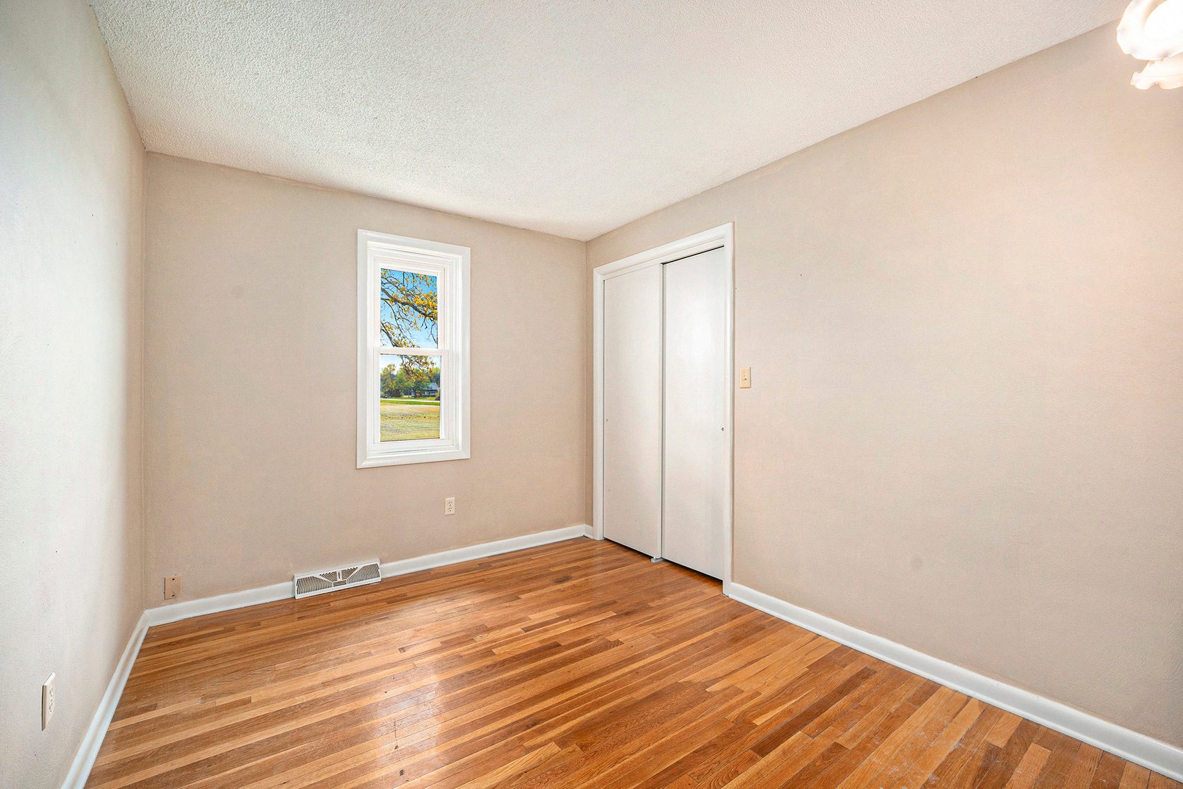 Image for MINIMUM BID AUCTION $159,000! 4264 County Road 5