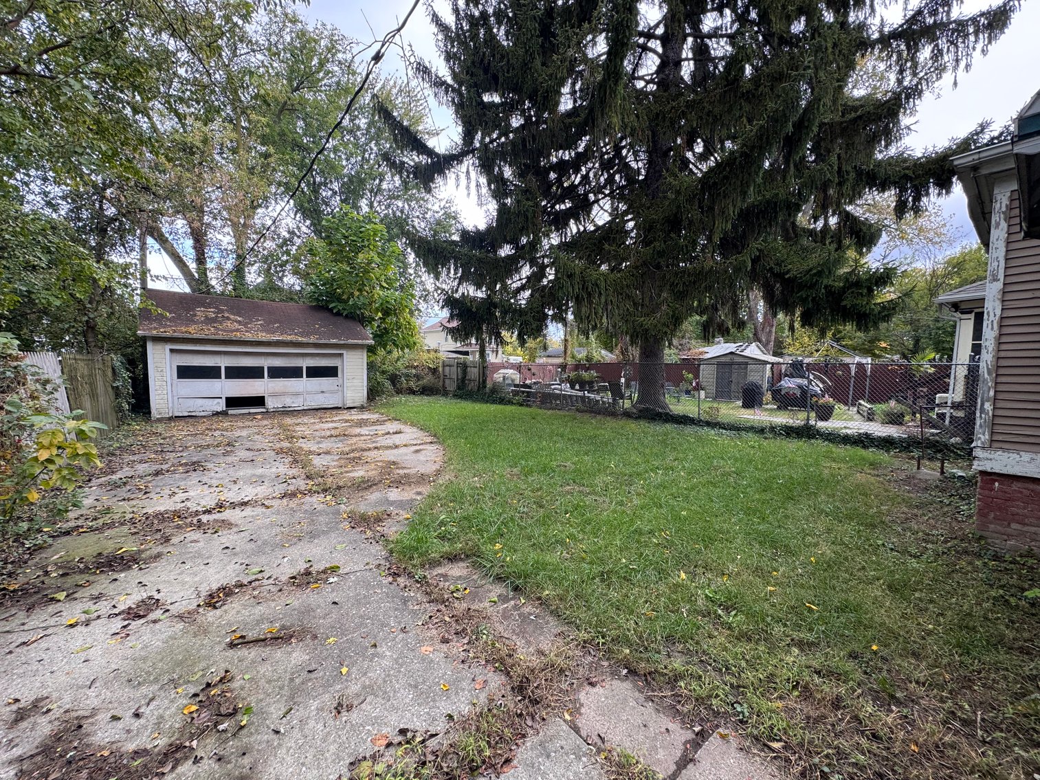 Image for MINIMUM BID AUCTION $50,000! 2369 Lawrence Ave