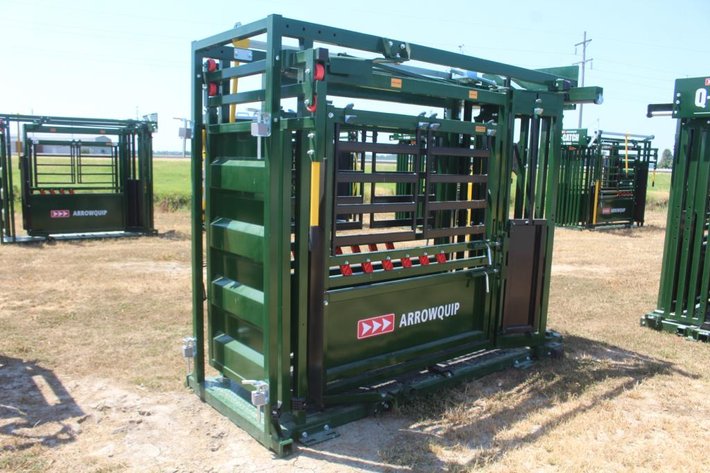 Image for Arrowquip 7400LMR Left-Hand Manual Squeeze Chute