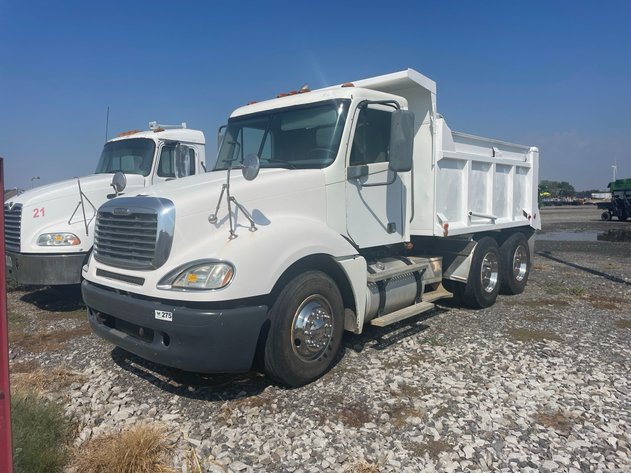 Image for 2006 Freightliner  T/A Single Cab Dump Truck 1FUJA6CK46LW39922 Inv#: 26042