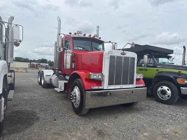 Image for 2014 Peterbilt 389  T/A Daycab Truck Tractor 1NPXGGGG10D221288 Inv# 28284