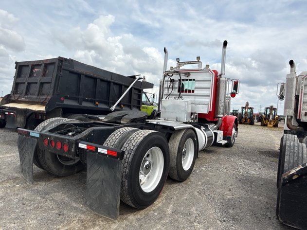 Image for 2014 Peterbilt 389  T/A Daycab Truck Tractor 1NPXGGGG10D221288 Inv# 28284