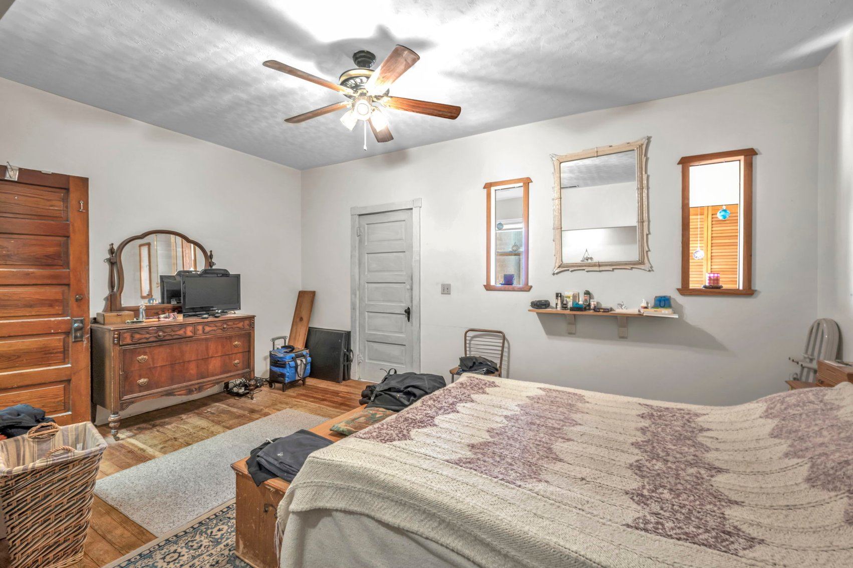 Image for 6050 SF Mixed-Use Retail / 2BR Apartment