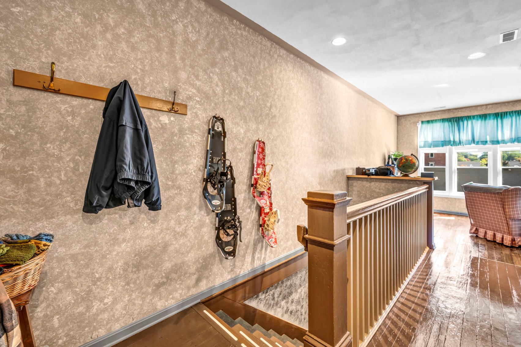 Image for 6050 SF Mixed-Use Retail / 2BR Apartment