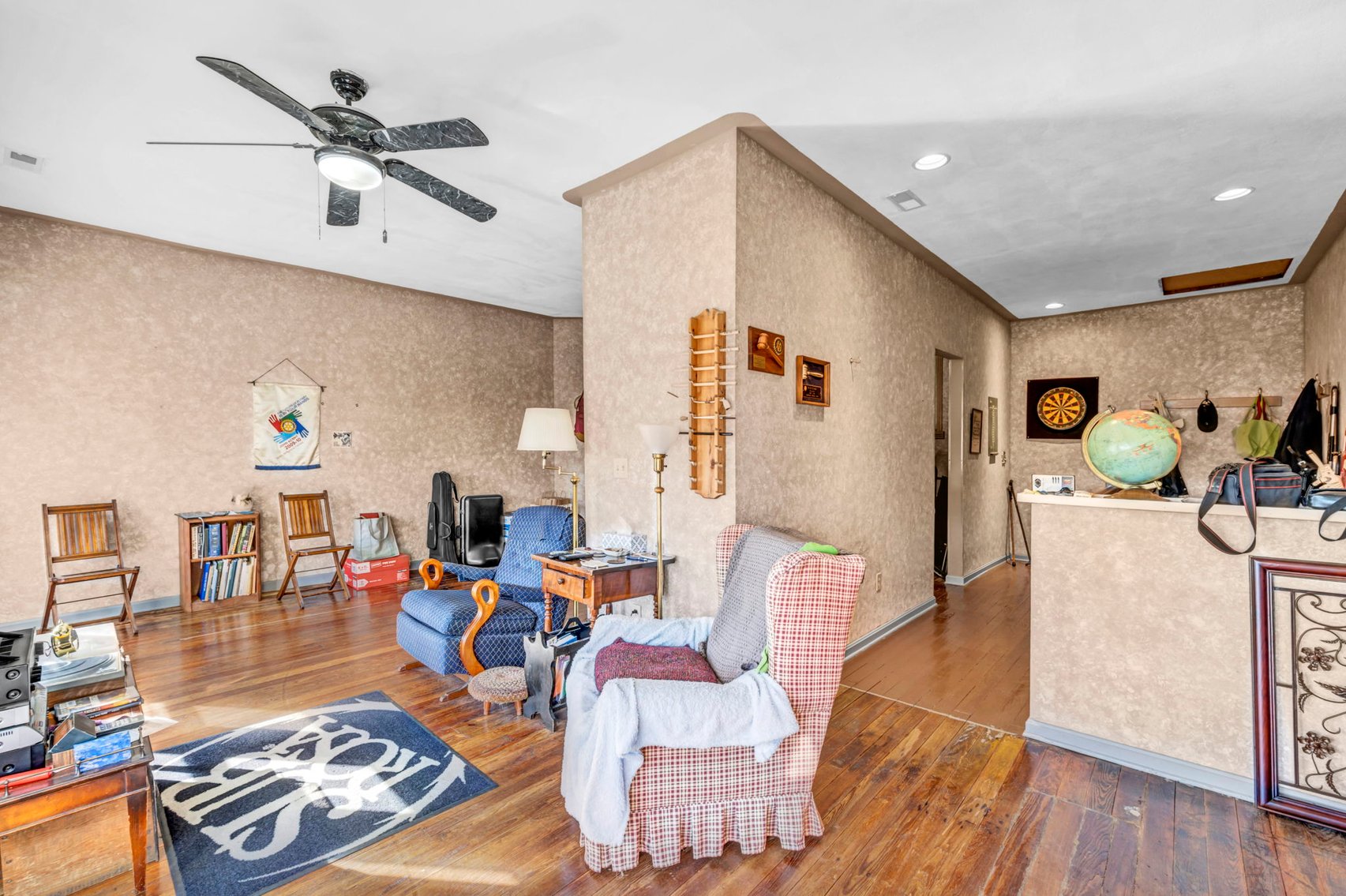 Image for 6050 SF Mixed-Use Retail / 2BR Apartment