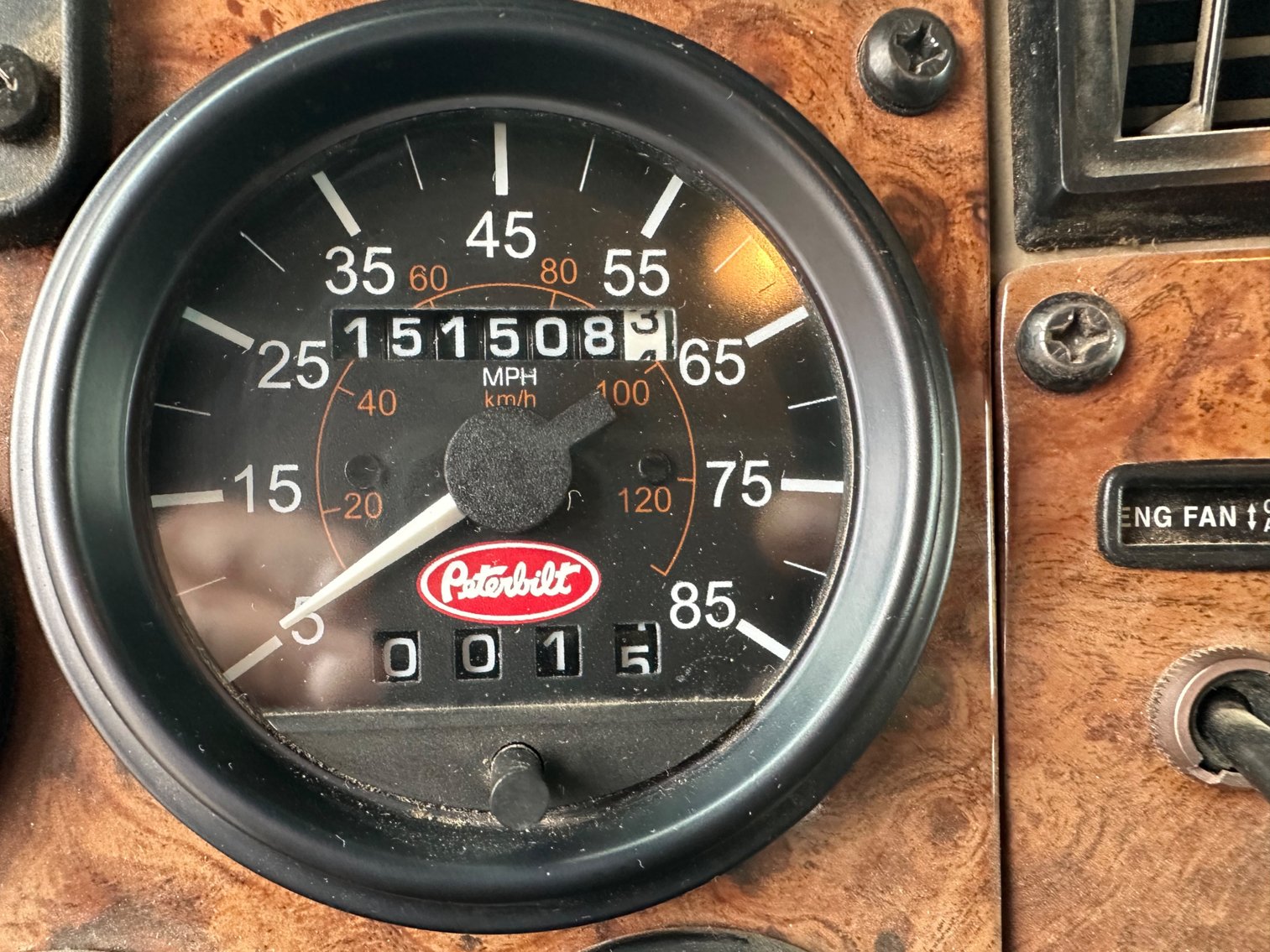 Image for 2004 Peterbilt 330 S/A Flatbed Truck