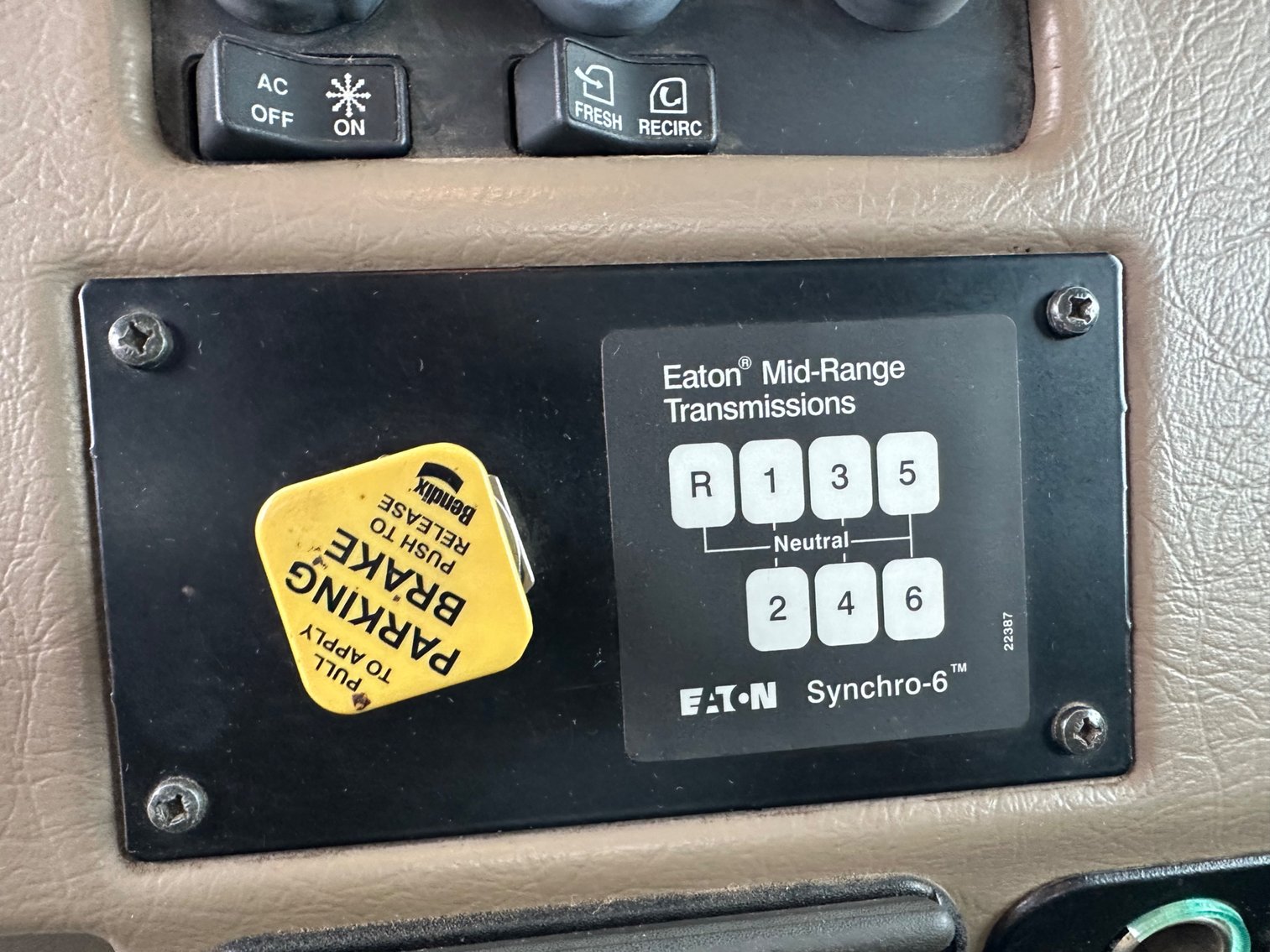 Image for 2004 Peterbilt 330 S/A Flatbed Truck