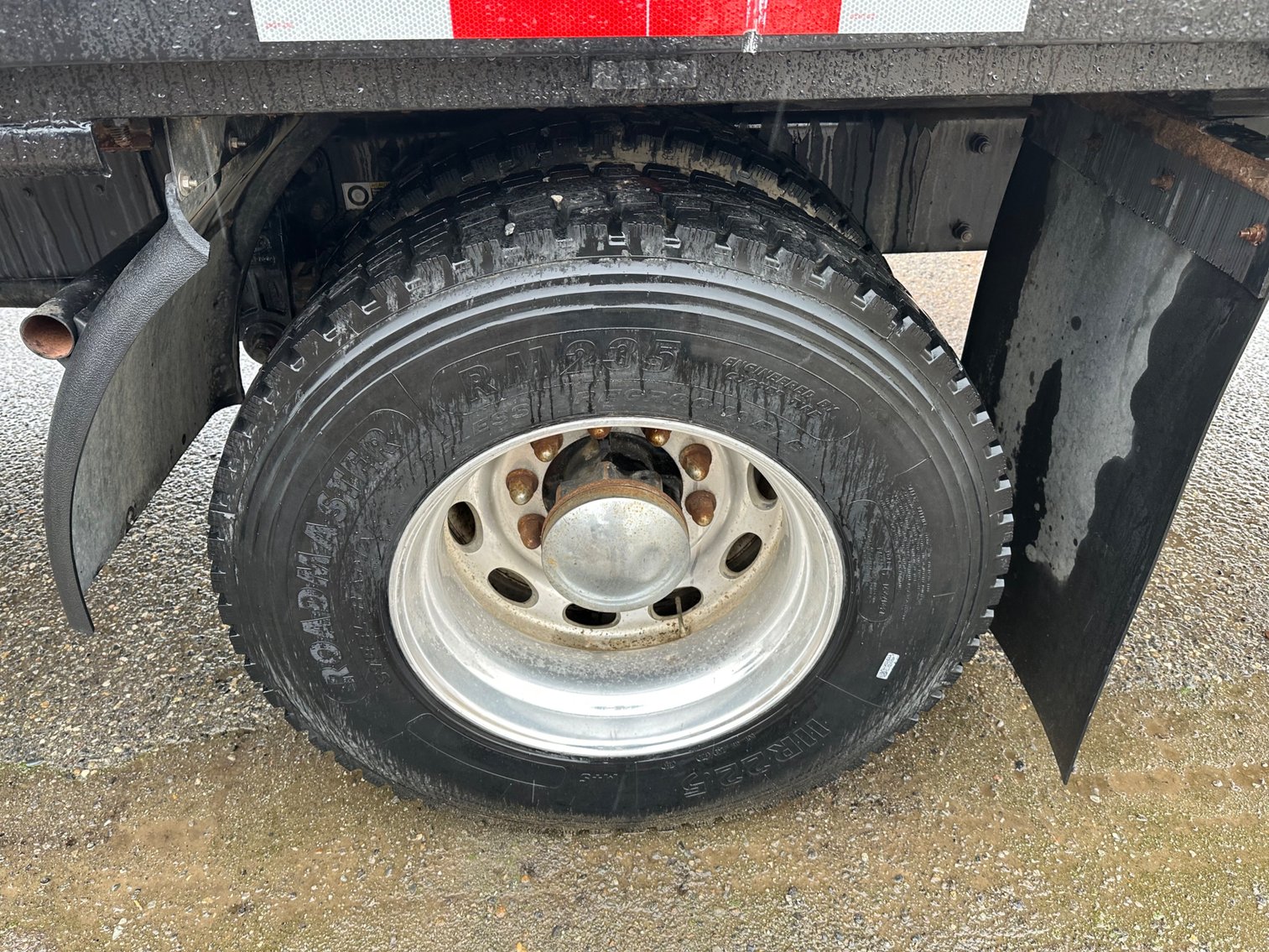 Image for 2004 Peterbilt 330 S/A Flatbed Truck