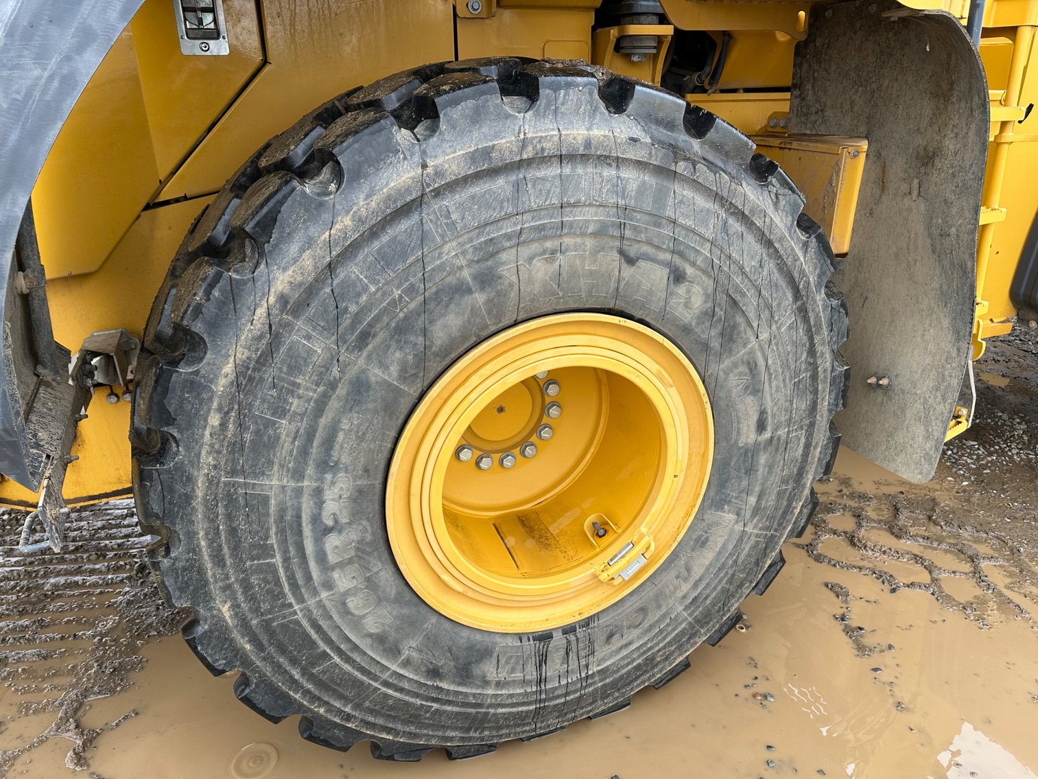 Image for 2020 John Deere 744L