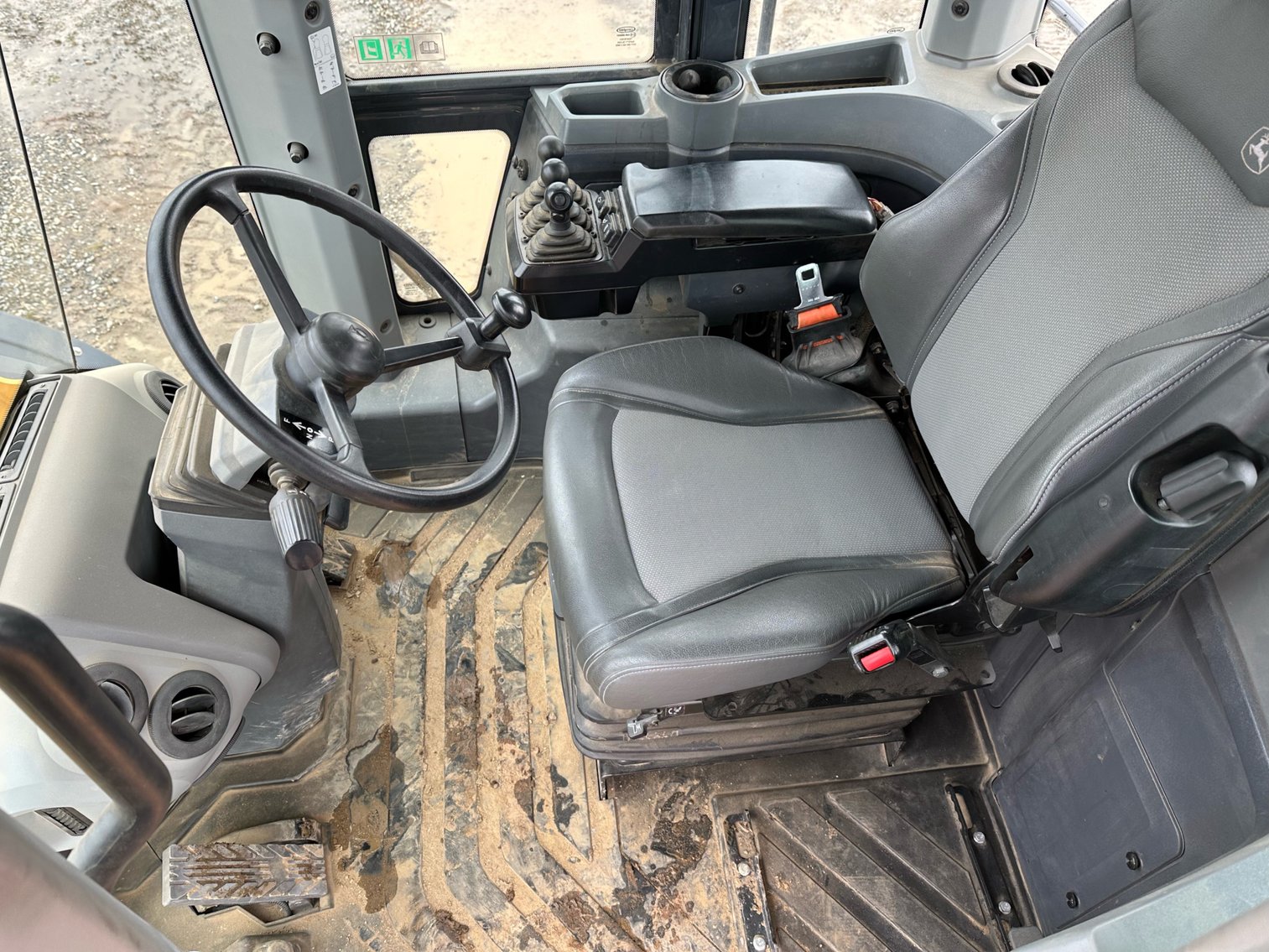 Image for 2020 John Deere 744L