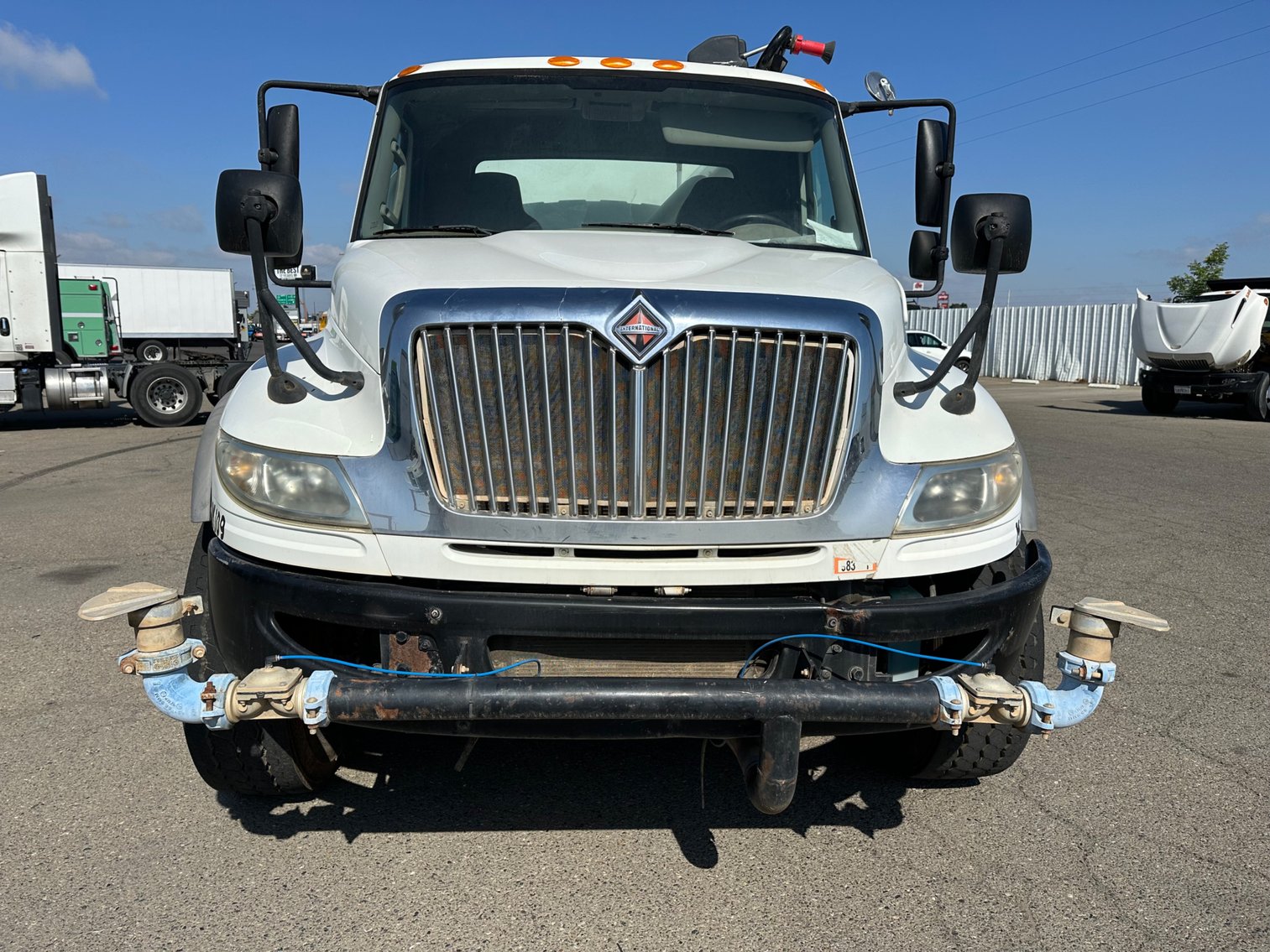 Image for 2012 International 4400 T/A 4000 Gallon Water Truck