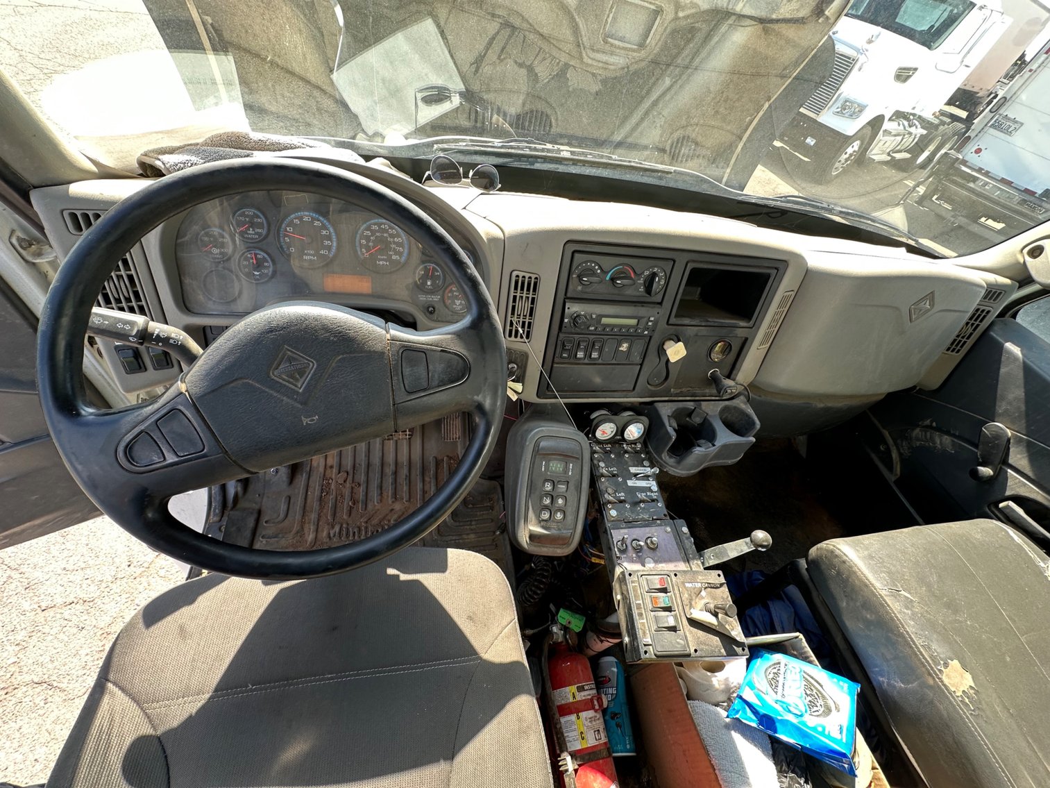 Image for 2012 International 4400 T/A 4000 Gallon Water Truck