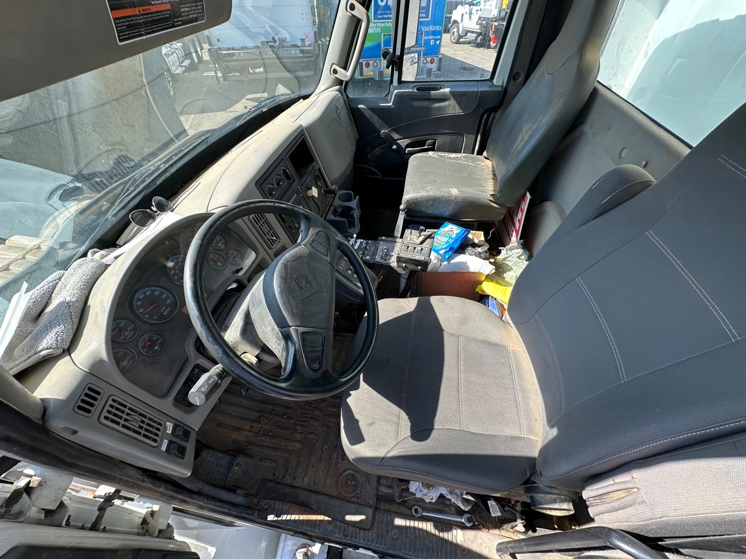 Image for 2012 International 4400 T/A 4000 Gallon Water Truck