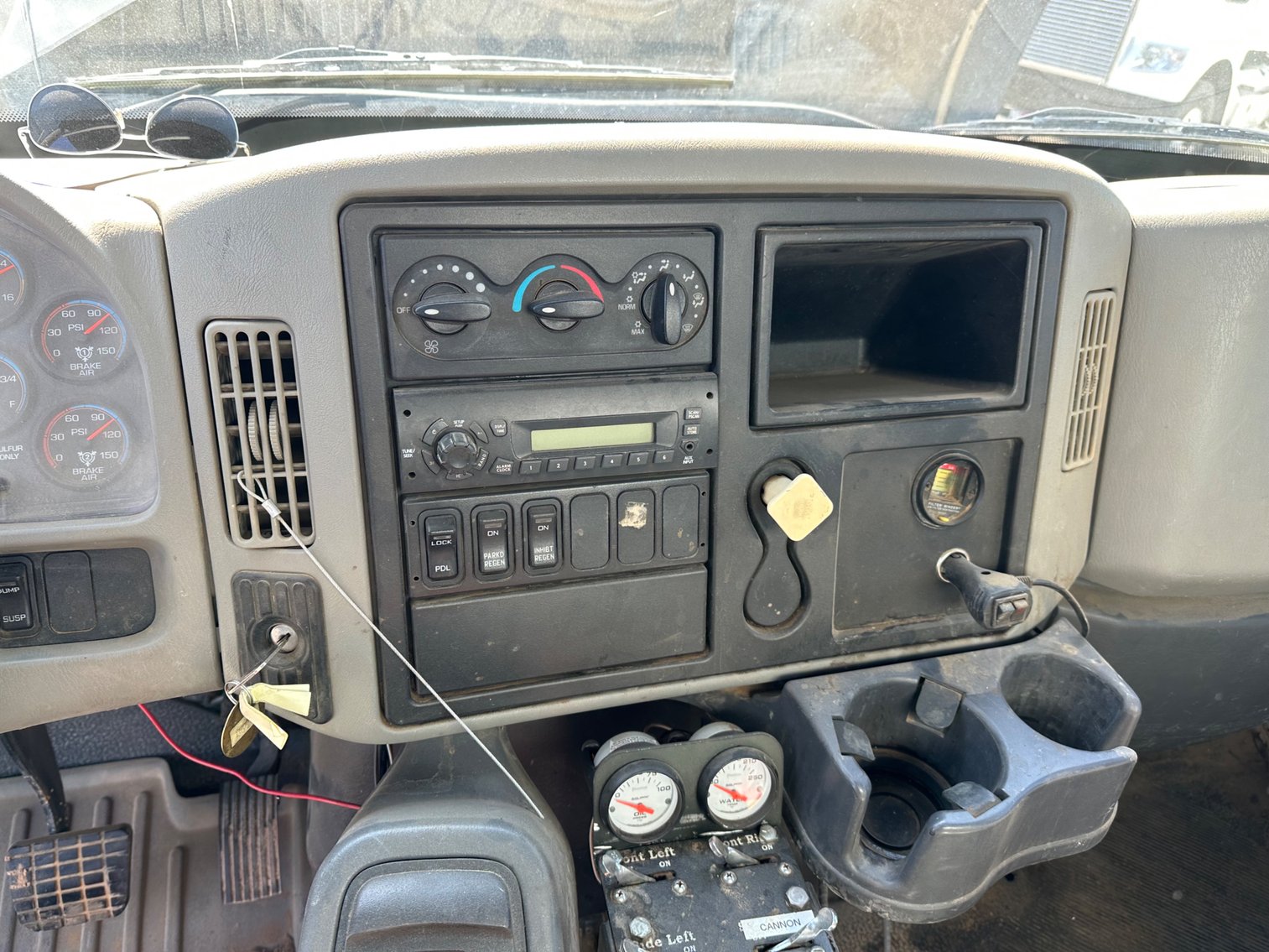 Image for 2012 International 4400 T/A 4000 Gallon Water Truck