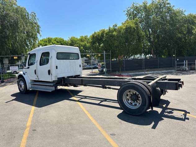 Image for 2008 Freightliner M2 Cab and Chassis