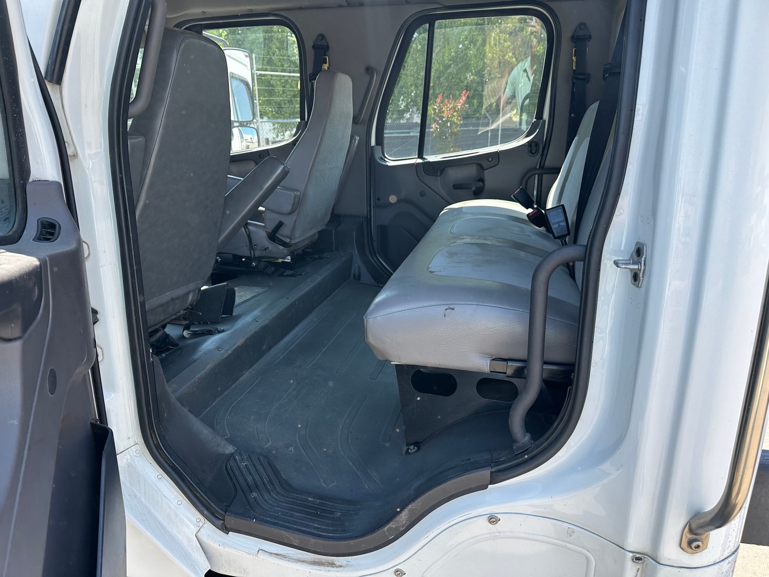 Image for 2008 Freightliner M2 Cab and Chassis