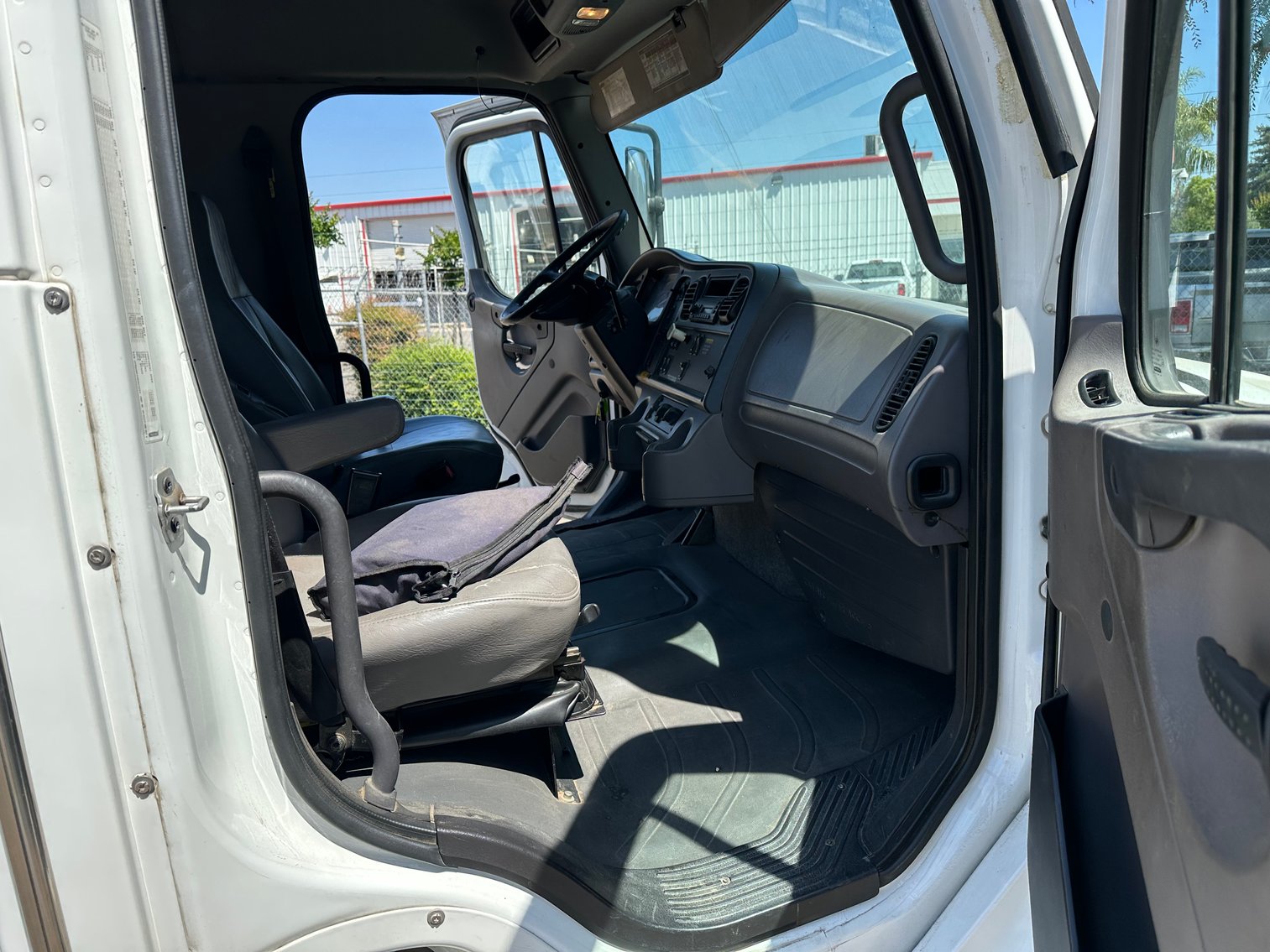 Image for 2008 Freightliner M2 Cab and Chassis