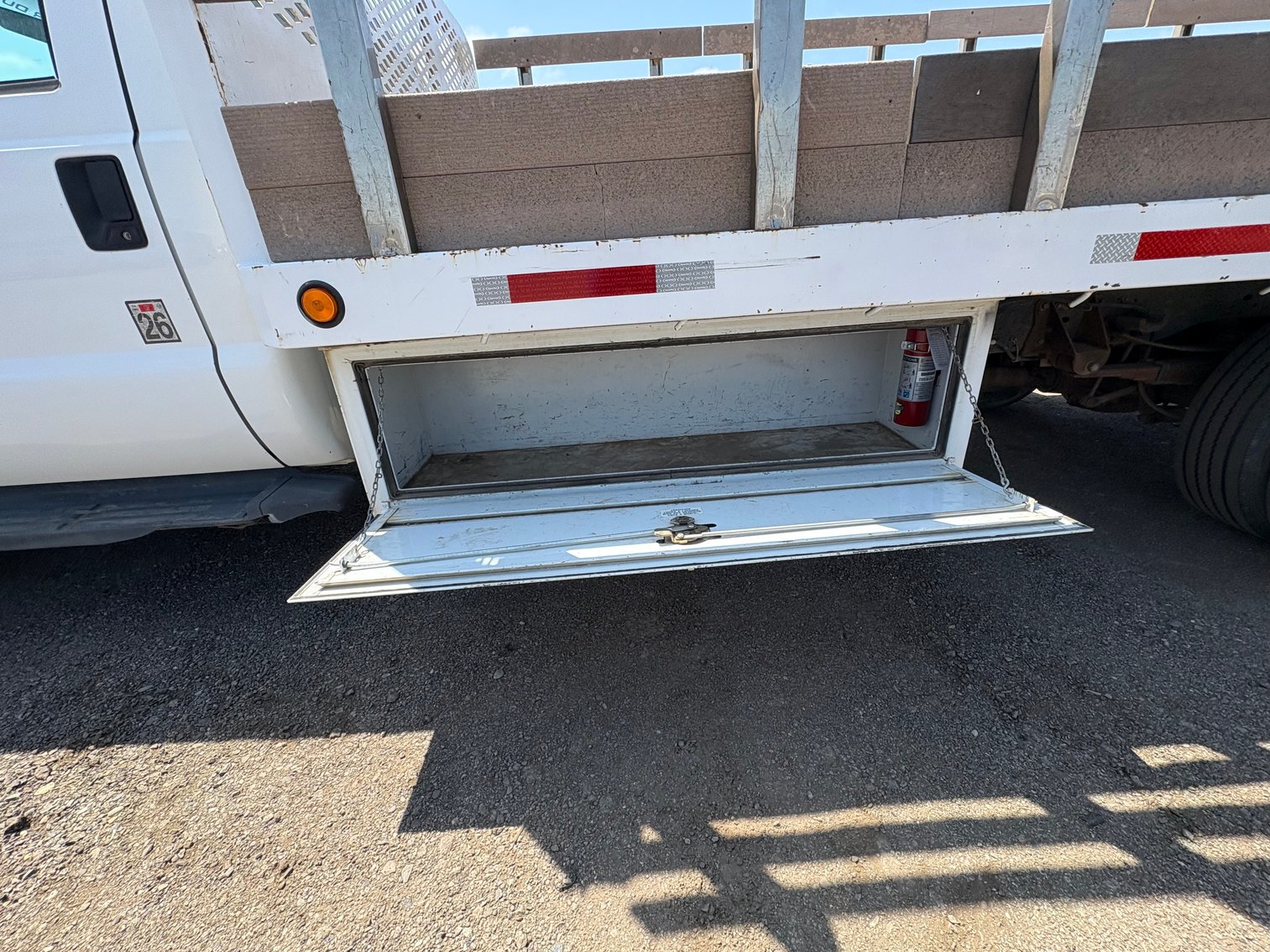 Image for 2007 Ford F550 Stake Bed Truck
