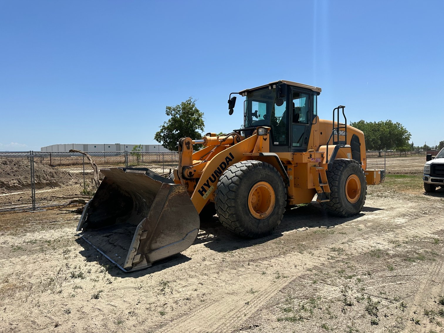 Image for 2016 Hyundai HL960