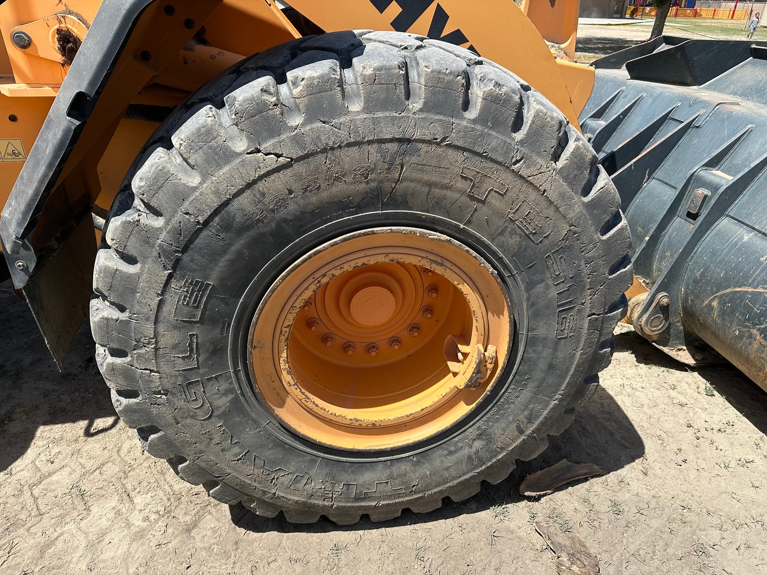 Image for 2016 Hyundai HL960