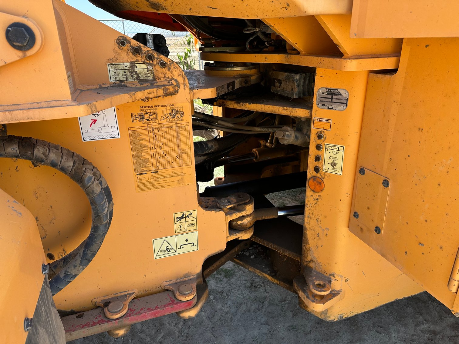 Image for 2016 Hyundai HL960