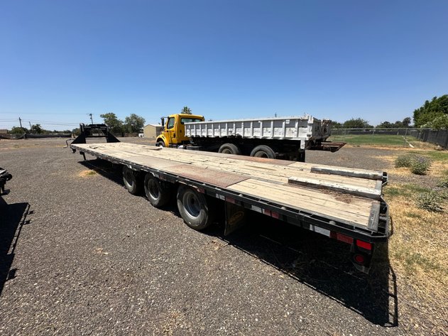 Image for 2016 Big Tex 22GN-40BK8SIR