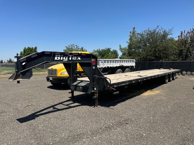 Image for 2016 Big Tex 22GN-40BK8SIR