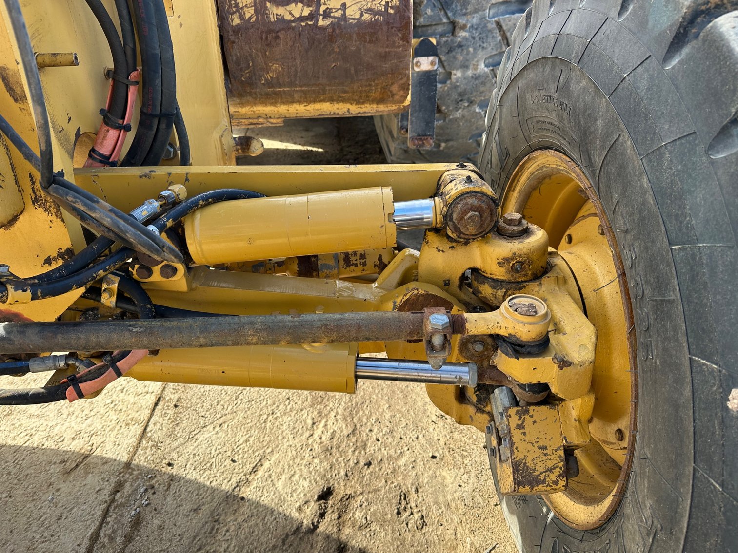 Image for 2005 Caterpillar 163H