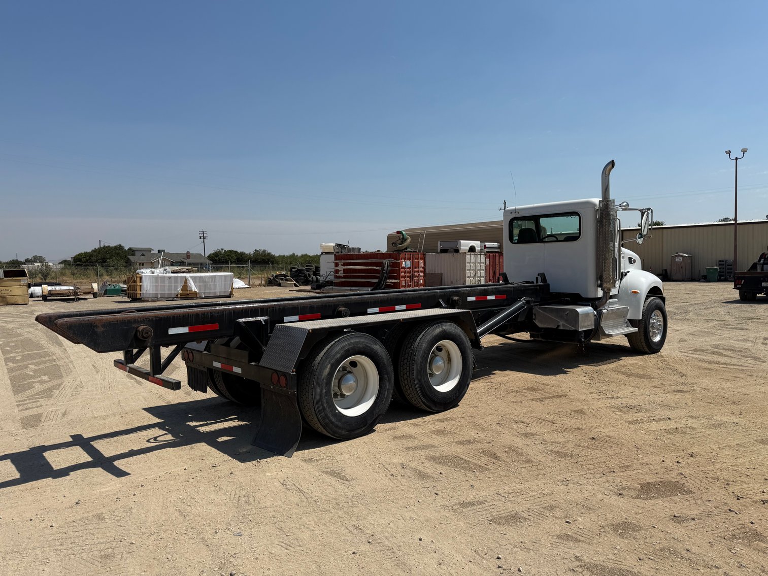 Image for 2012 Peterbilt 348 T/A Roll-Off Truck