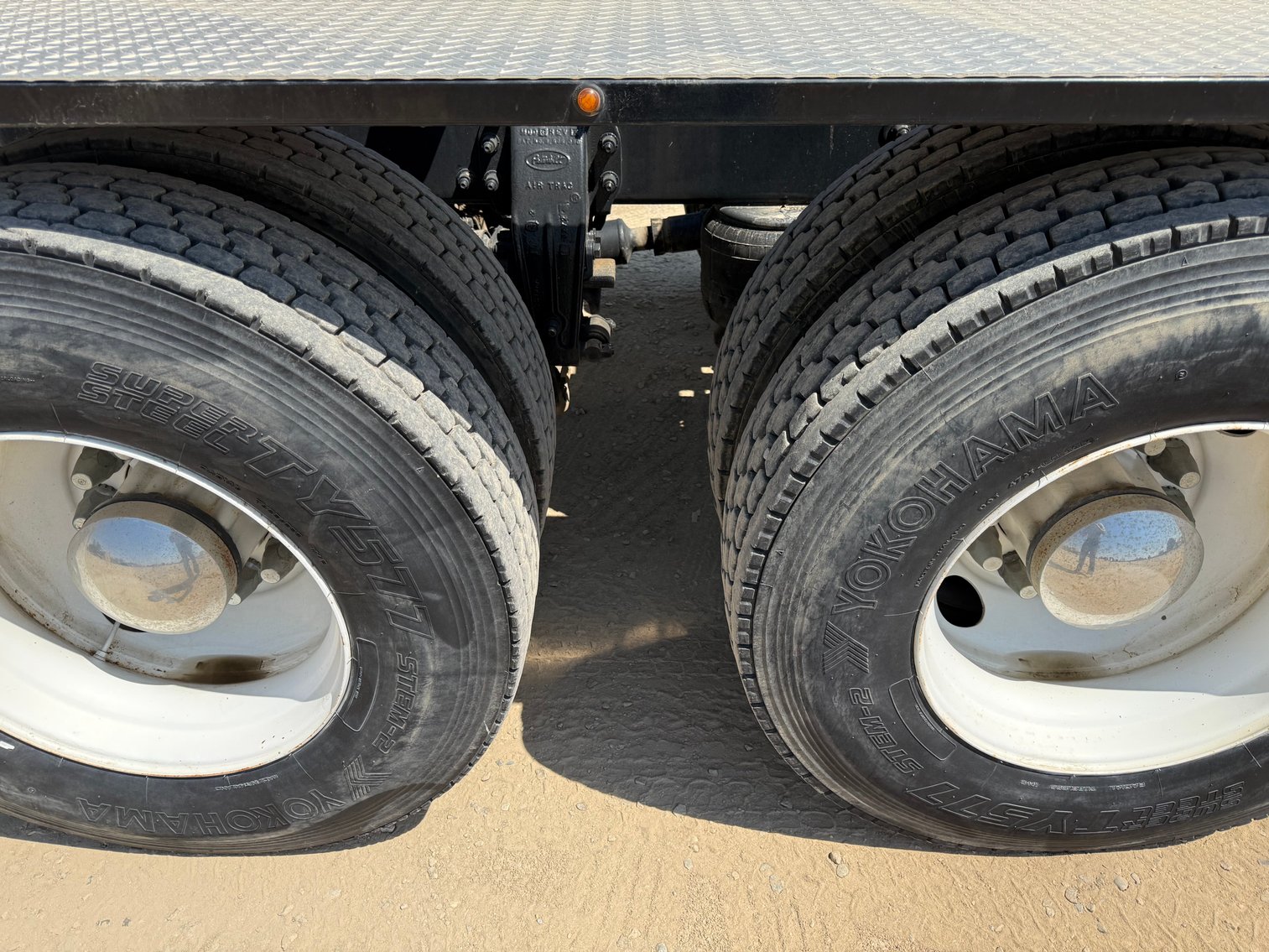 Image for 2012 Peterbilt 348 T/A Roll-Off Truck