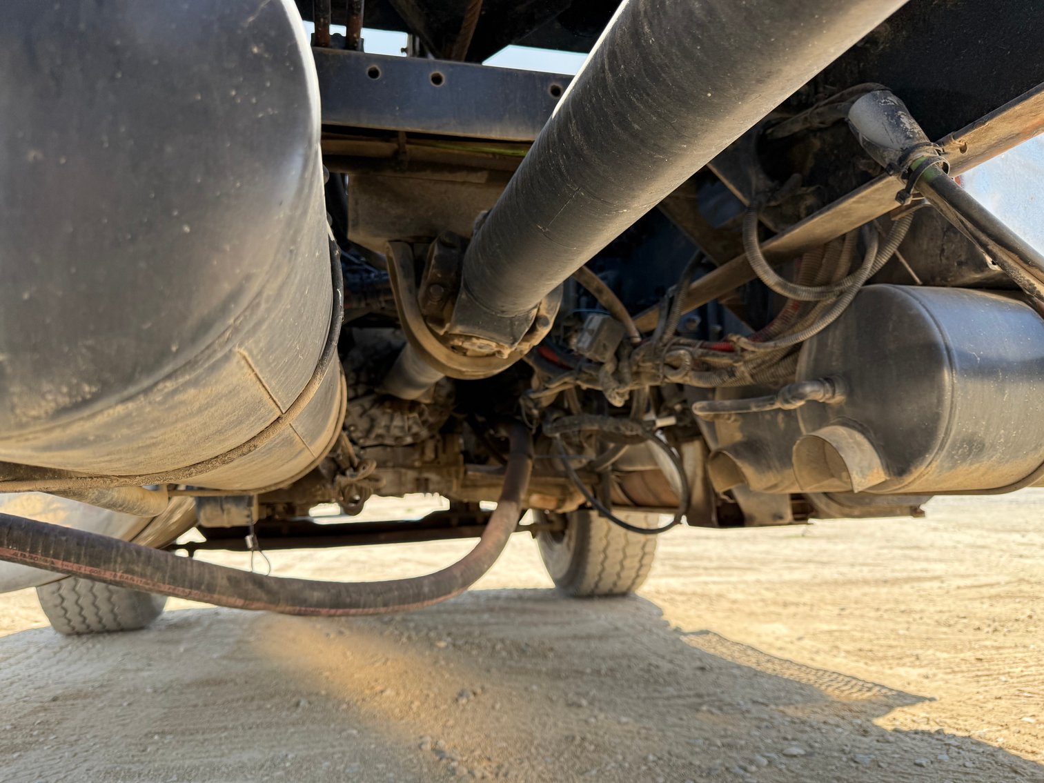 Image for 2012 Peterbilt 348 T/A Roll-Off Truck